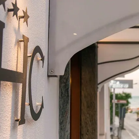 卡拉维拉酒店 酒店