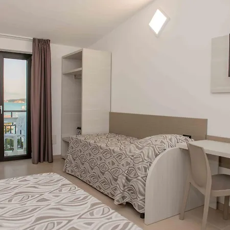 Hotel La Caravella 3*