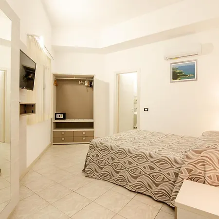 La Caravella 3*